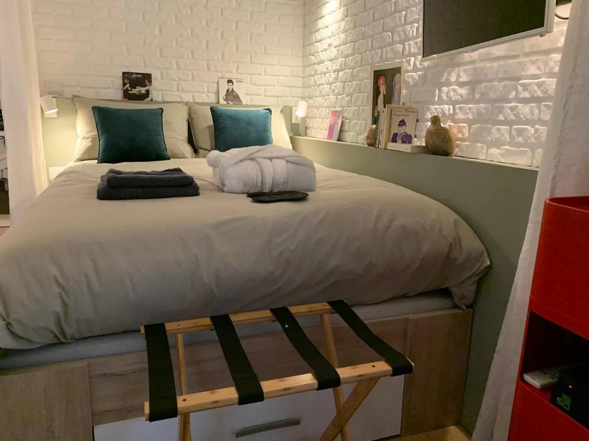 Un Petit Air De Manhattan Coeur De Ville Room 1 contacts
